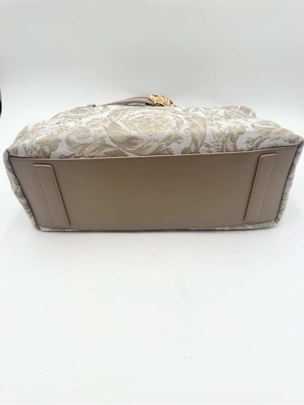 NEW Versace Shoulder Bag - Picture 6 of 12